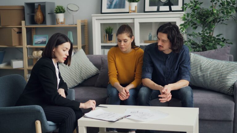 Maison à vendre cause divorce urgent : occupée ou vide, que choisir ?