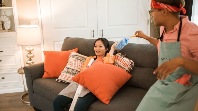Frais de ménage Airbnb : quand baisser ou augmenter et comment décider ?