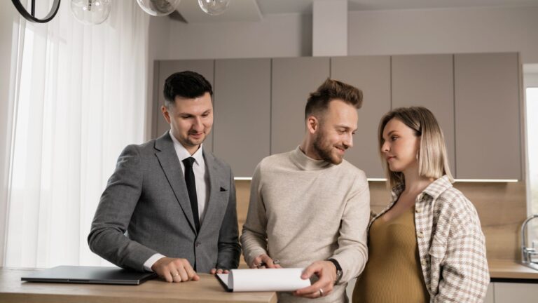 Comment utiliser l’outil d’estimation immobilière Bricosuccess-immo.fr pour vendre vite et au bon prix ?