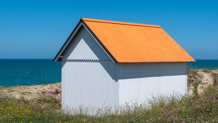 Et si votre petite maison à vendre en Normandie, vue mer, devenait votre retraite idéale ?